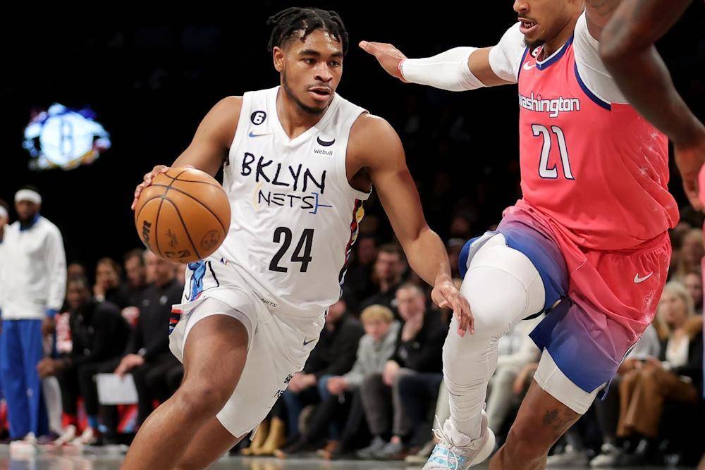 开云体育-险胜引发热议！，西亚卡姆在篮网比赛中出色防守比赛高潮迭起-开云体育