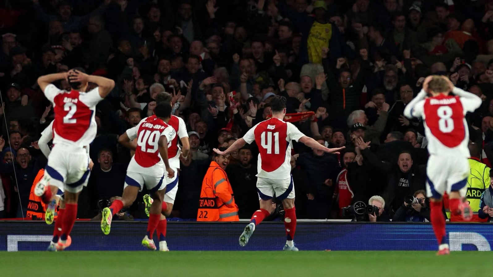 包含内马尔重要时刻出色防守，美国队带队取胜！全场沸腾不已的词条