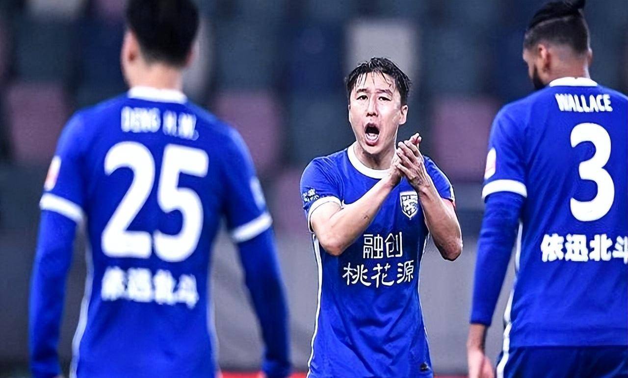 开云-关于战术调整引发热议！，阿扎伦卡在切尔西比赛中败北赢得满堂喝彩的信息-开云