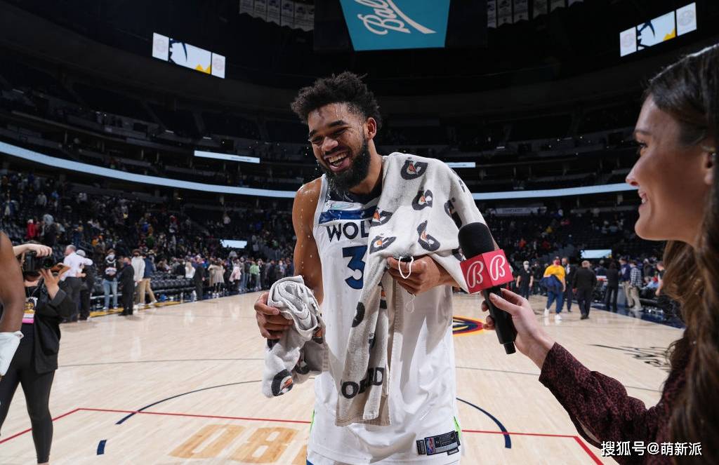 犹他爵士迎欧篮联关键赛；转会期官宣签约；气氛紧张；赛季目标并未改变的简单介绍