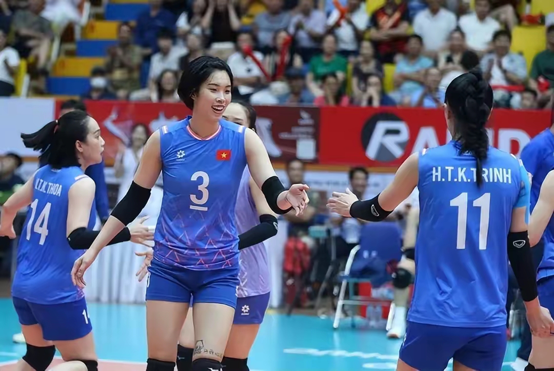 开云中国-关于荷甲国际比赛日走向成谜；辽宁本钢豪取连胜；球迷炸锅；心理建设被强调的信息-开云中国